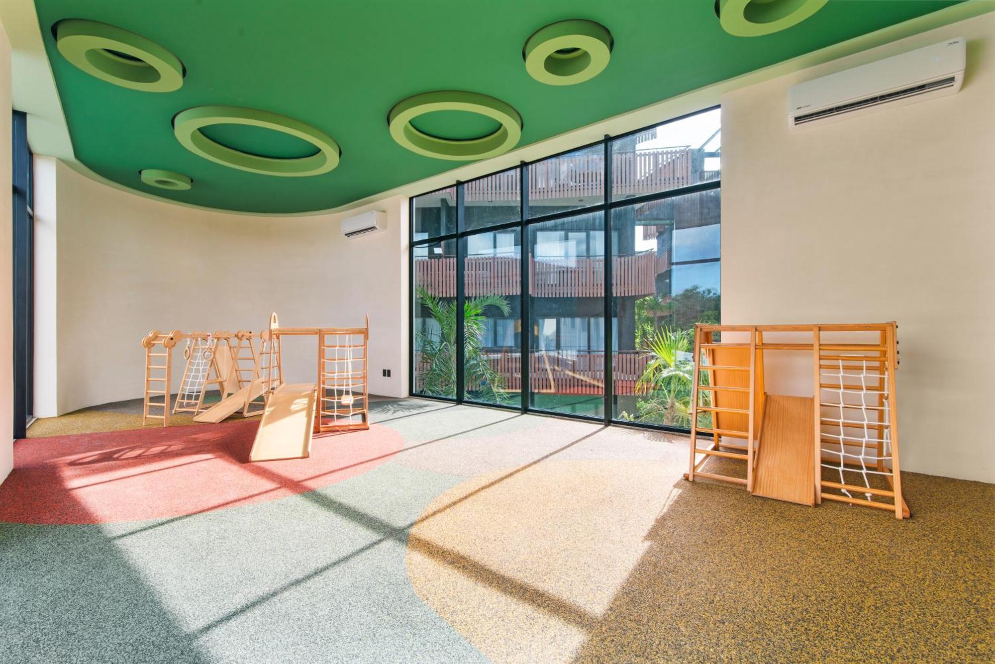 Private Pool In Zone - Club Apartment
